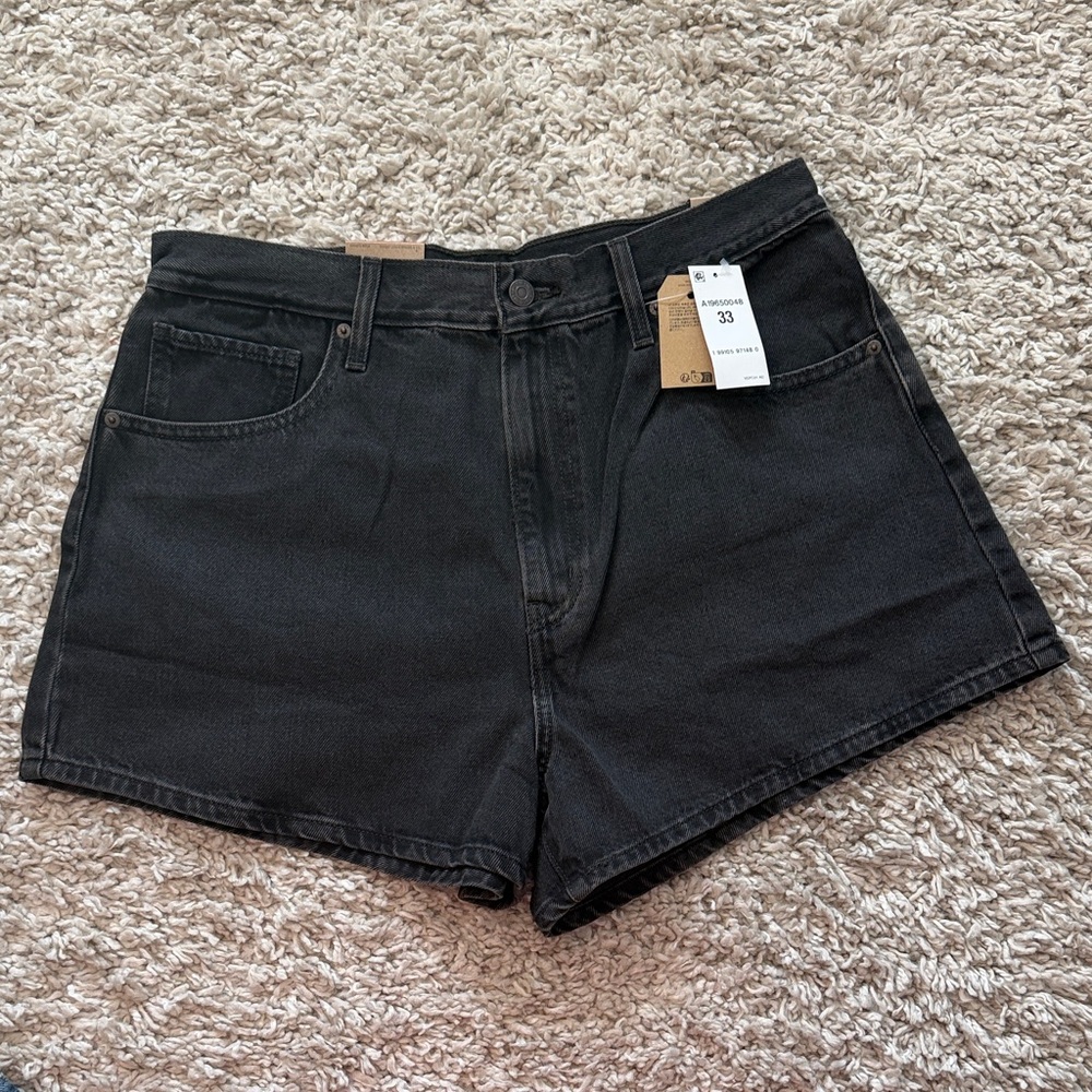 Levi’s High Waisted Mom Black Shorts NWT
